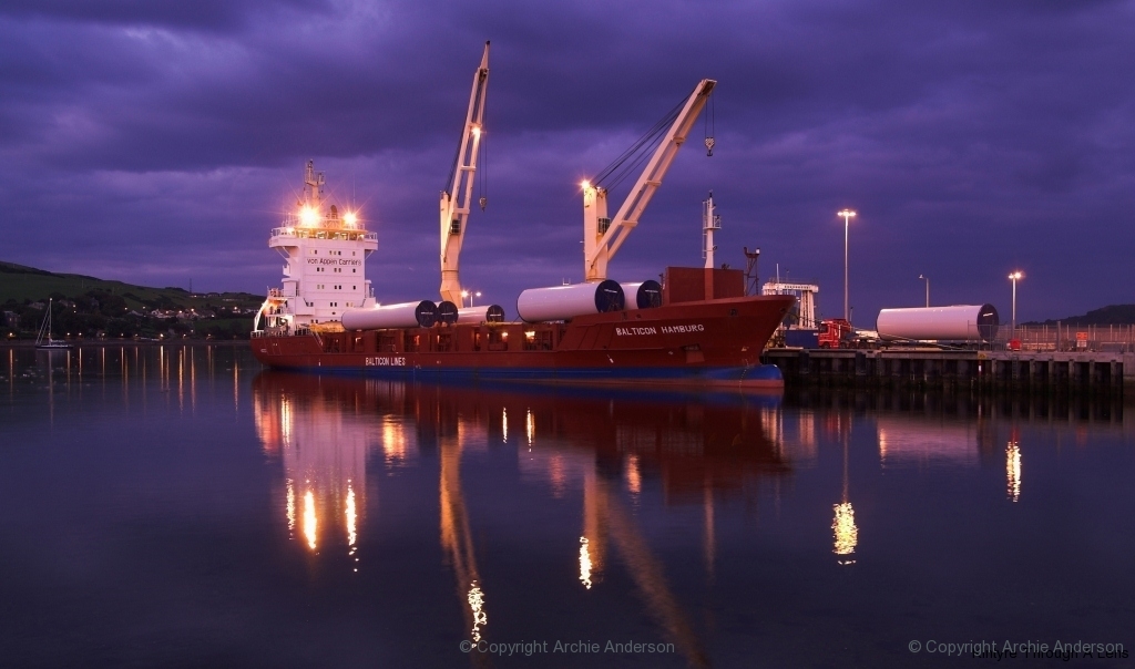 Loading up at the New Quay, Campbeltown